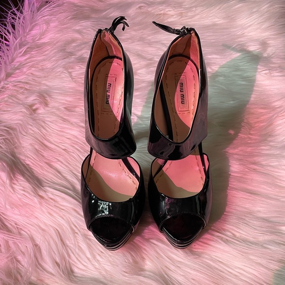 Miu Miu patent leather peep toe pumps - Picture 3 of 5